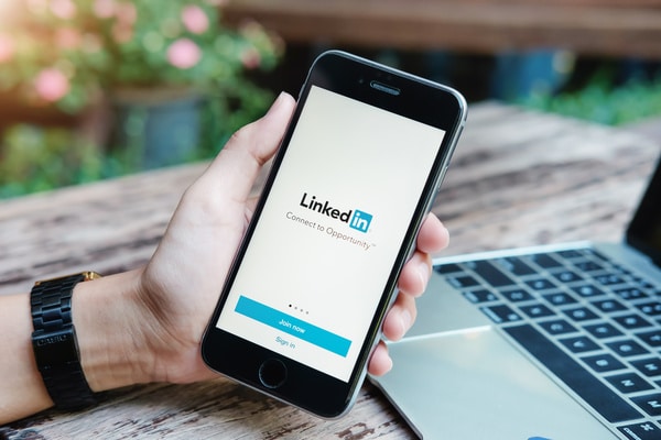schermata di accesso linkedin, il social su cui creare una rete professionale forte