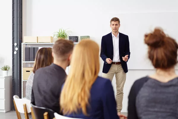 Career coaching: quando affidarti ad un job coach per dare una svolta alla tua carriera – Jobiri Career coaching: quando affidarti ad un job coach per dare una svolta alla tua carriera - Jobiri